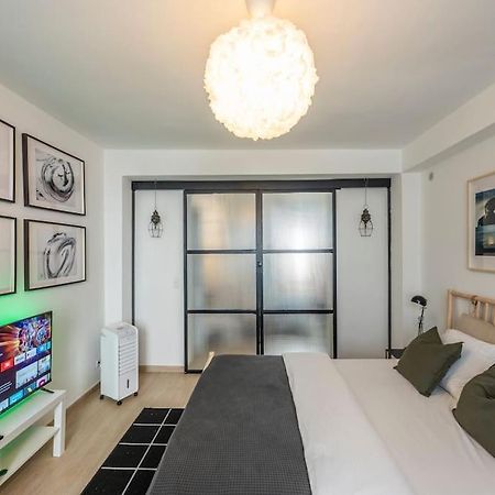 Superb 3 Bedroom & 3 Bathroom Duplex In Brussels City Centre Екстер'єр фото